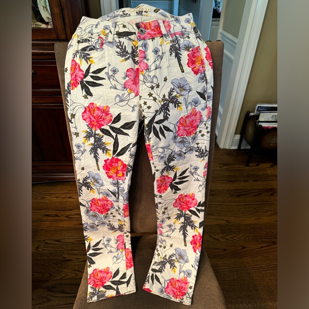 Lux Moda Floral Cropped Pants